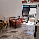 Apto Com Varanda Na Praia